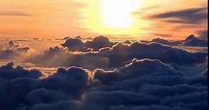 Above the clouds sunrise timelapse HD Amanecer por encima de las nubes HD
