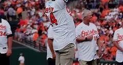 Rick Dempsey Leads Orioles Cheer