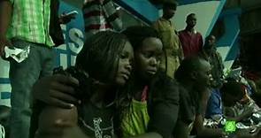 Los supervivientes de la matanza de Kenia se reunen con sus familiares