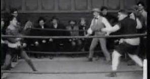 Charlot boxeur ( the champion ) 1915