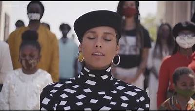 Alicia Keys sings Black National Anthem