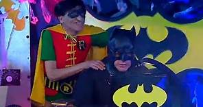 Batman y Robin llegan más divertidos que nunca al Wasap de JB