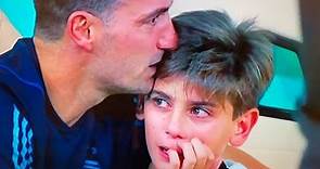 Scaloni es captado llorando junto con su hijo tras Clasificar a Semifinales