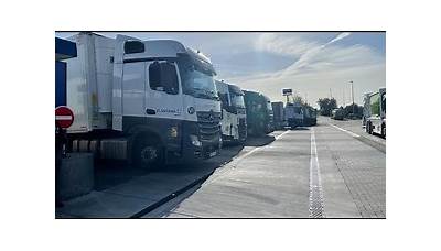 ¿Por qué faltan camioneros en el Reino Unido y la Unión Europea?