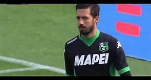 Sassuolo keeper Andrea Consigli scores one of the great own goals v Fiorentina