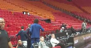 Anderson Varejão haciendo presencia en el juego del Miami Heat vs Cleveland Cavaliers