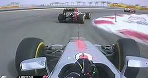 Kimi overtakes Button lap 7