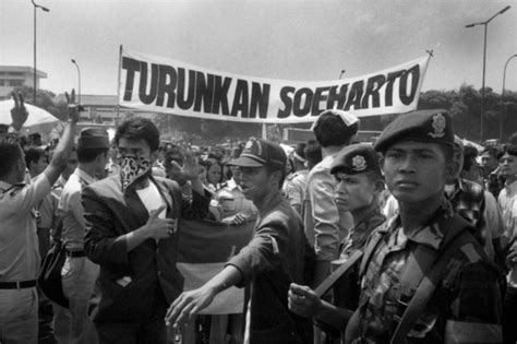 Faktor Politik yang Mendorong Munculnya Reformasi di Indonesia