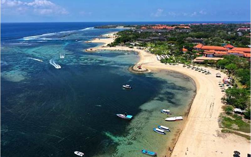  Menikmati Pantai Tanjung Benoa 