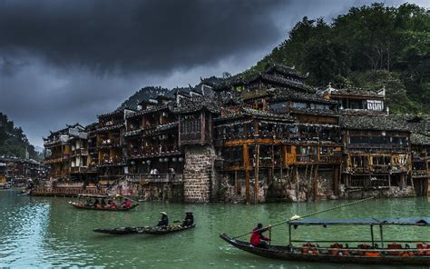 Must-Visit Attractions In Fenghuang