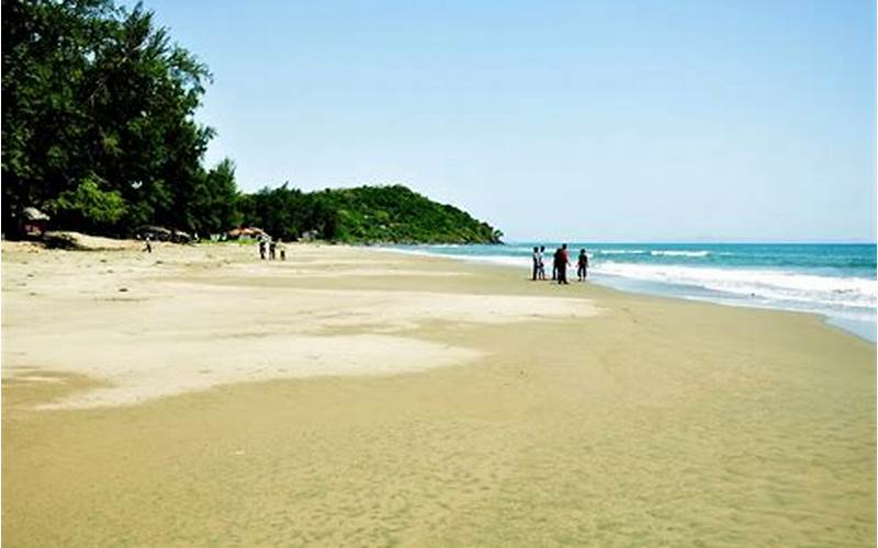  Pantai Ujong Batee 