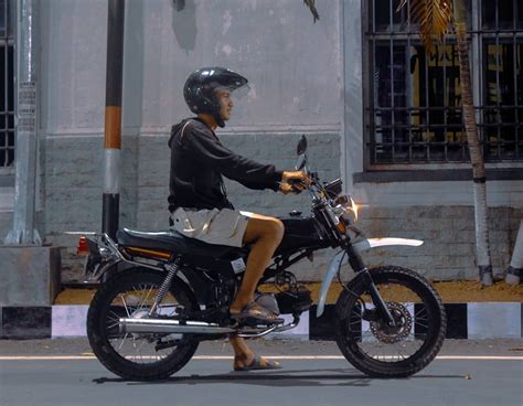 6 Easy Steps to Conquer Manual Motorbike Riding