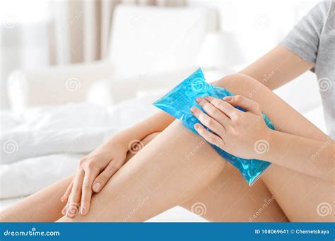 Applying cold compress