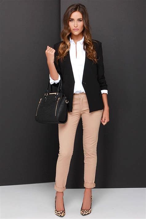 The Power of Tailoring - Women's Business Outfit Ideas