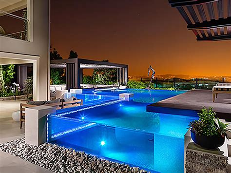 Above Ground Acrylic Pool