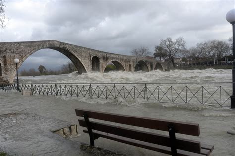 το γιοφυρι της αρτας αναλυση