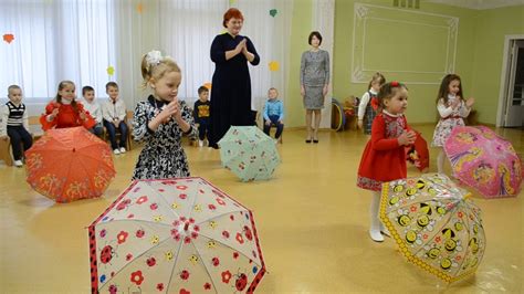 танец с зонтиками в детском саду
