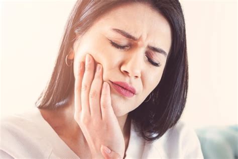 איך להעביר כאב שיניים