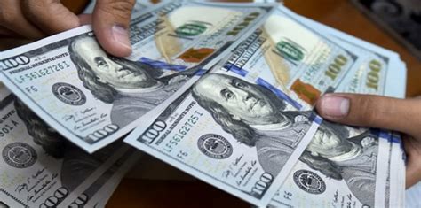الريال مقابل الدولار