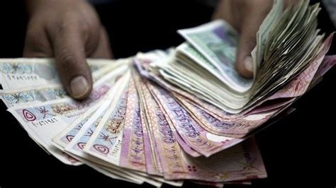 تحويل العملة من الجنيه المصري للريال العماني
