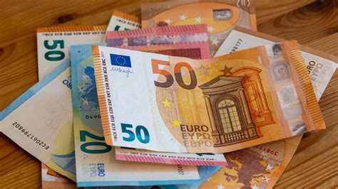 سعر صرف الريال مقابل اليورو