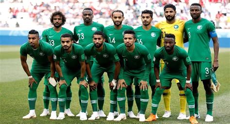 صور المنتخب السعودي لكرة القدم العيون الحمراء