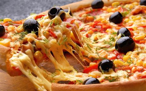 طريقة عجينة البيتزا الهشة: طريقة مذهلة لصنع البيتزا المثالية!