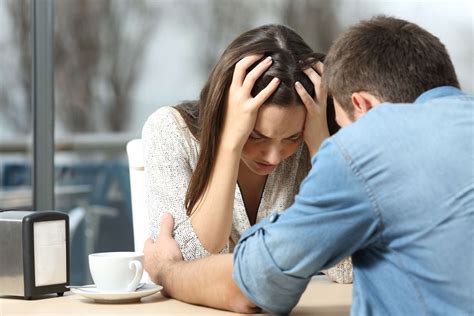 كيف يمكن أن نواجه زوجنا عندما يكون مرتبطا بخيانة
