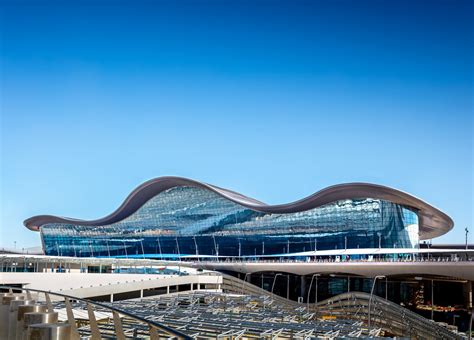مطار أبوظبي الدولي المغادرون