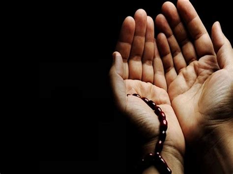 مواطن رفع اليدين في الصلاة