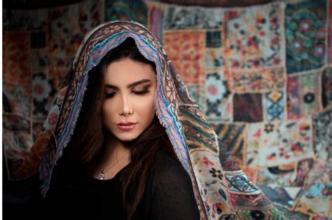 イラン人女性 スカーフ