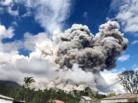 インドネシア・スマトラ島の火山