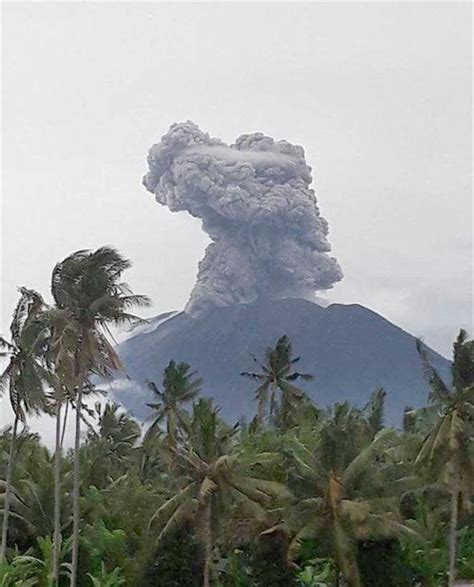 インドネシア 噴火 バリ島