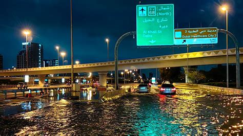 ドバイ 洪水 2023