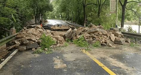 梅龍高速公路坍塌
