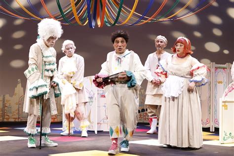 舞台は英国植民地時代！二人の主人公の出会い