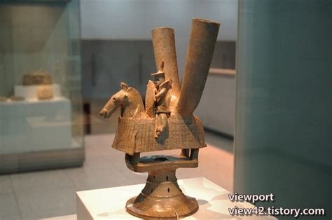 국립경주박물관 소장품이며 신라시대 유물