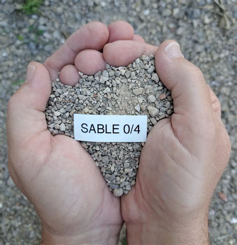 Nid de Pâques décoré avec du sable de Pâques