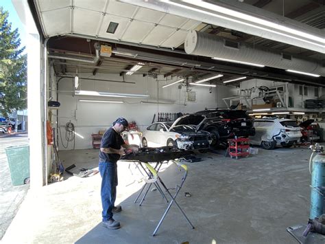 Auto body repair services in Walnut