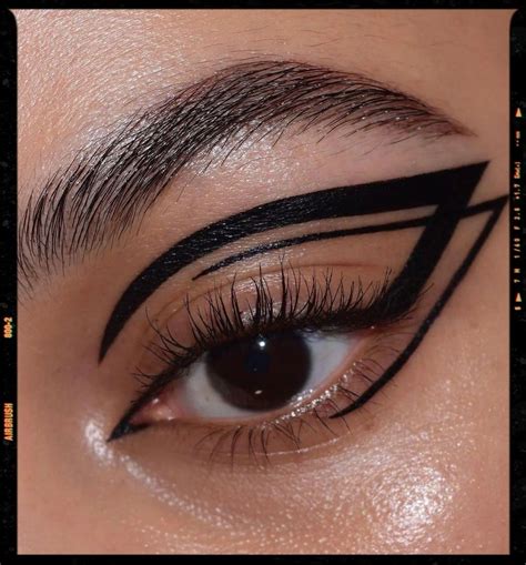 Graphic Liner Makeup Look