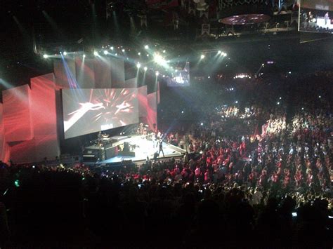 Justin Timberlake crowd cheering