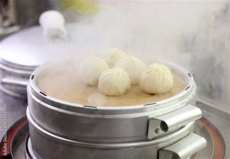 Steaming the mandu