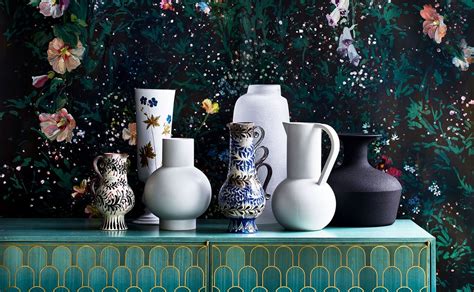 1. Display china in an odd-numbered cluster