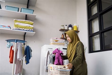 10 Ide Bisnis Sampingan Untuk Ibu Rumah Tangga Paling Cuan