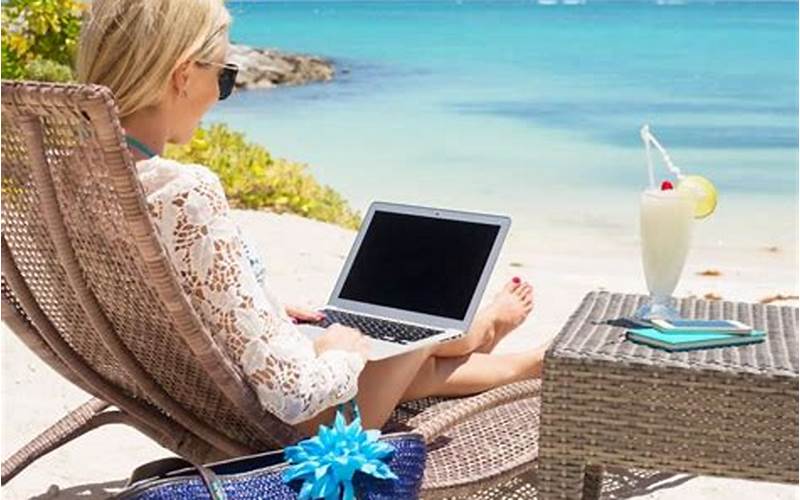 10 Online Jobs That Can Help You Make Money While Traveling