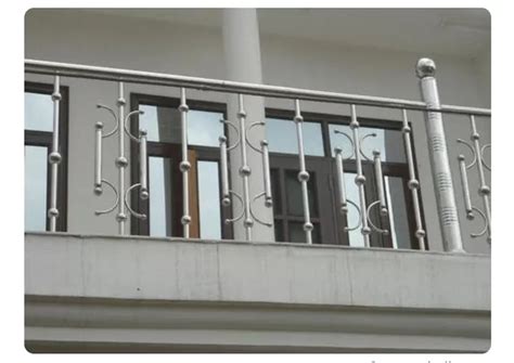 10 Rekomendasi Model Pagar Balkon Rumah dengan Berbagai Gaya dan Desain
