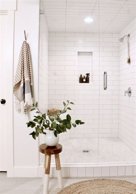 47 Stylish White Subway Tile Bathroom Ideas for Your Reference