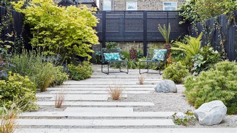 10. Combine planting and rocks in modern spaces