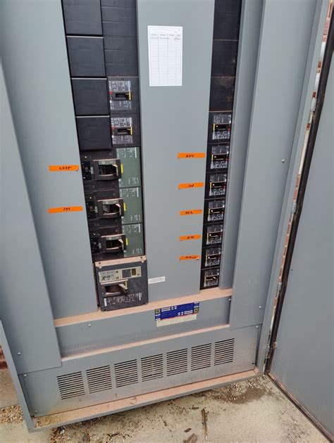 Main LT Distribution Panel in Navi Mumbai, Kopar Khairane by Gromos