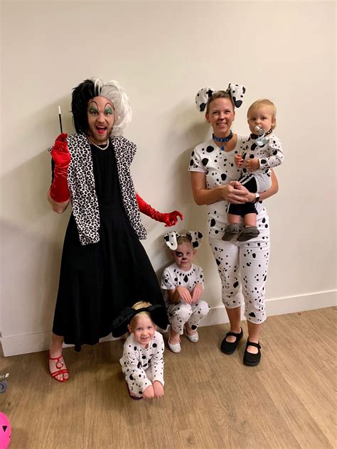 101 DALMATIAN HALLOWEEN FAMILY COSTUMES The Red Closet Diary